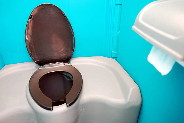 Portable Toilet Options We Offer in Willowick, OH